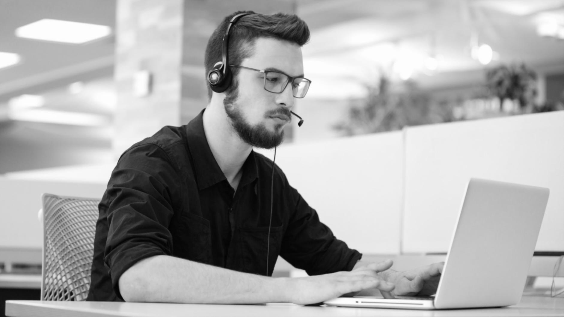Analiza rynku dla biznesu - programy edukacyjne Designlex Labs